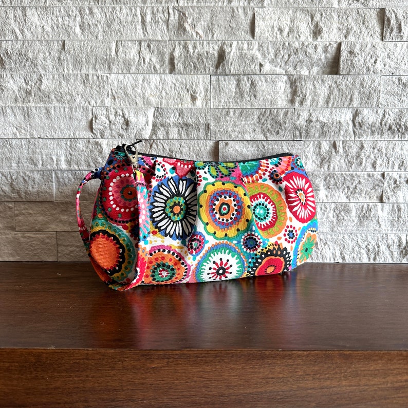 Pleated Wristlet Zipper Pouch, Clutch - Doreen Punch