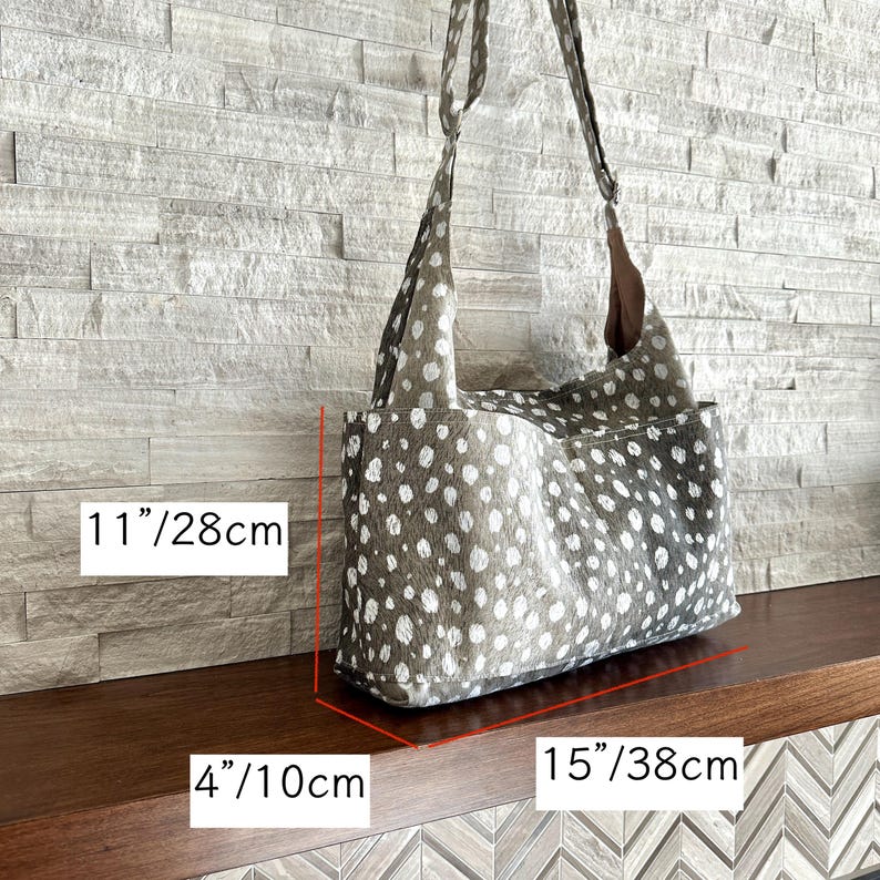 Zipped 4 Pockets Hobo Bag w/ Adjustable Strap - Bixby in Blue