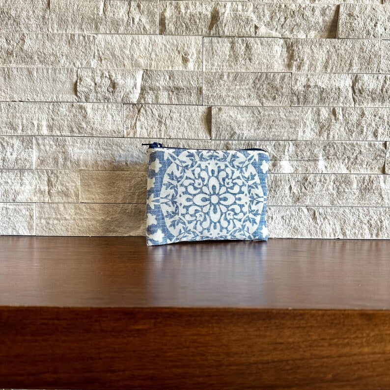 Zipper Pouches - Medallion On Blue
