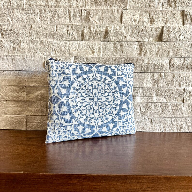 Zipper Pouches - Medallion On Blue