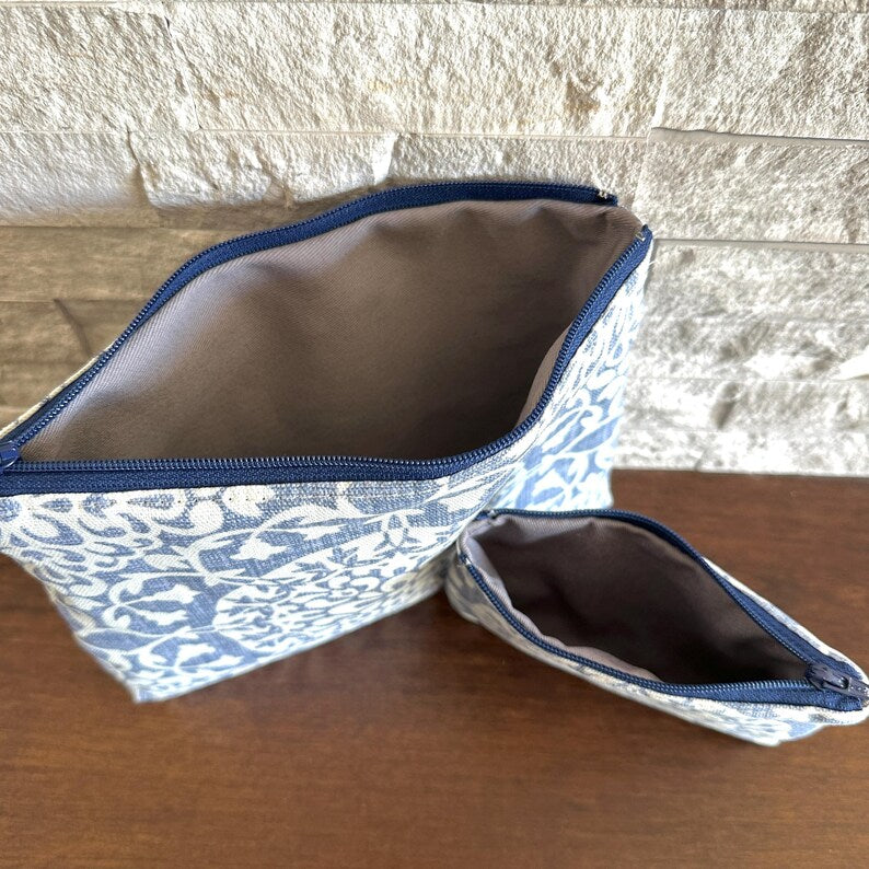 Zipper Pouches - Medallion On Blue