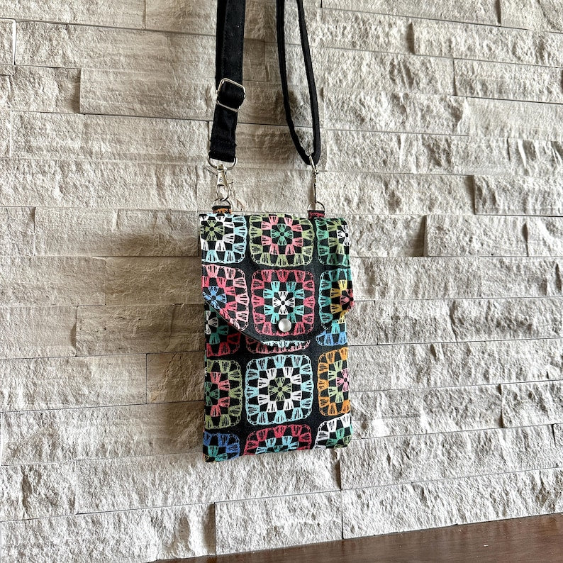 3-pocket cell phone bag - Crochet Punch