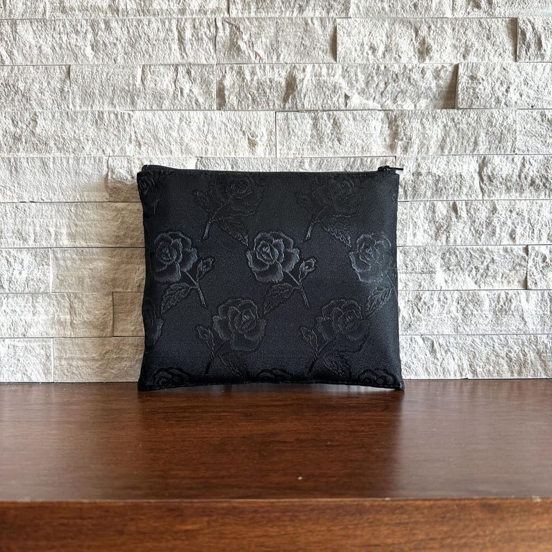 Zipper Pouches - Rose Black