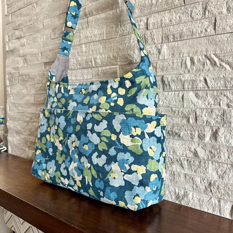 Zipped 4 Pockets Hobo Bag w/ Adjustable Strap - Bixby in Blue