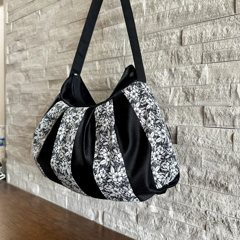 Pleated Bag // Shoulder Purse - Noir Hibiscus Elegant