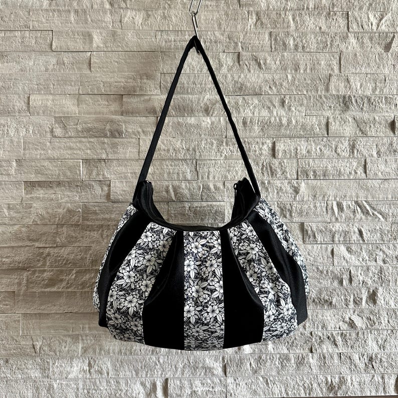 Pleated Bag // Shoulder Purse - Noir Hibiscus Elegant