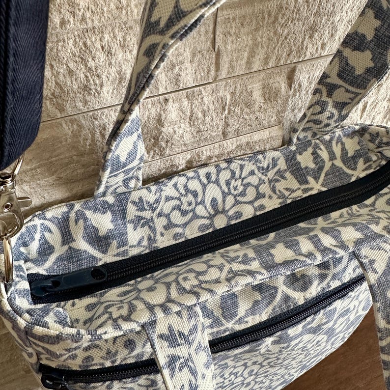 Mini Tote Bag - Medallion On Blue