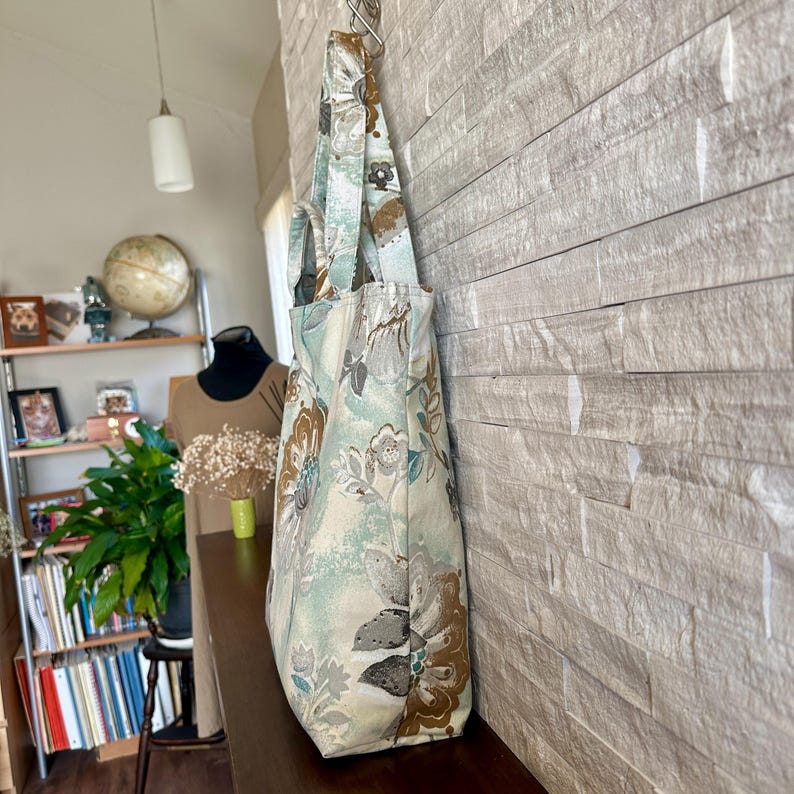 Large Bag with Double Handles - Light Hearted Spa