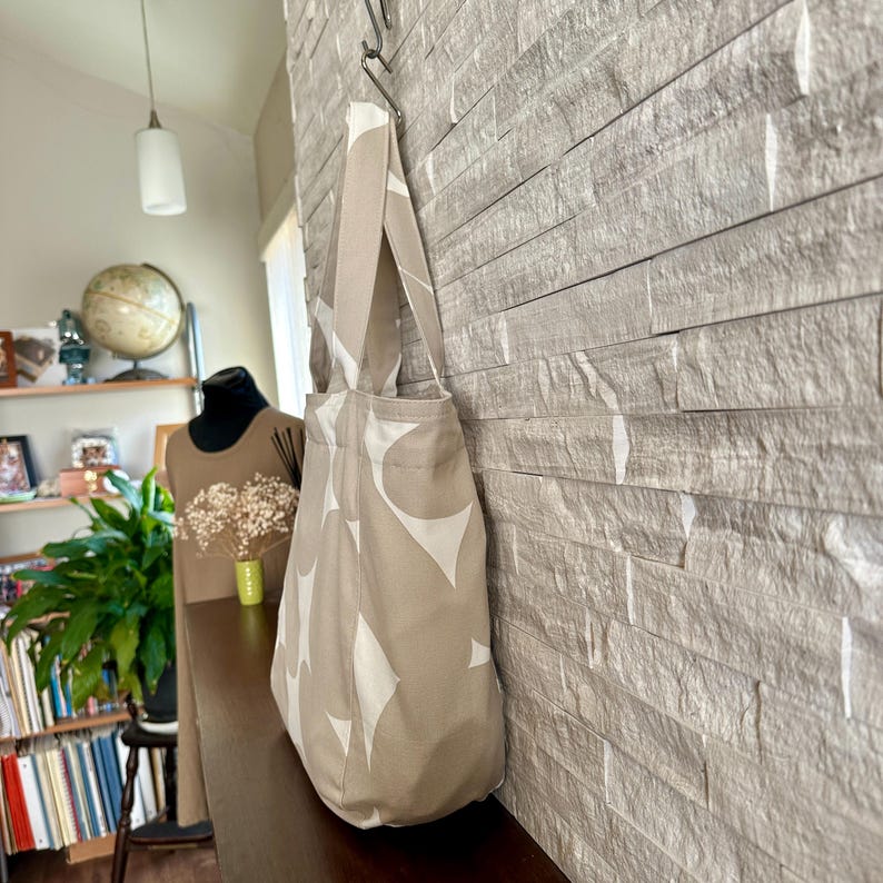 Large Tote - Sandstone Stars