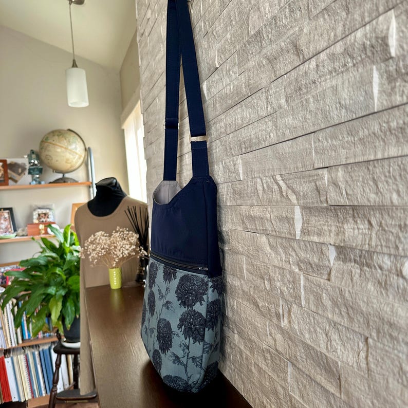 2 Pockets Hobo Bag w/ Adjustable Strap - Chrysanthemum on Dusty Blue