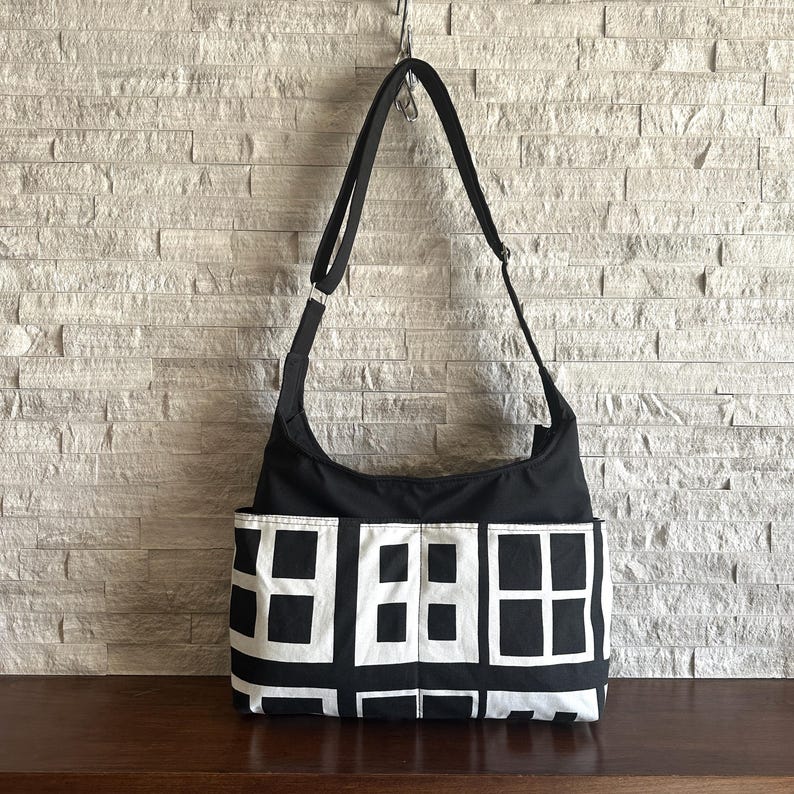 Zipped 4 Pockets Hobo Bag w/ Adjustable Strap - City Blocks