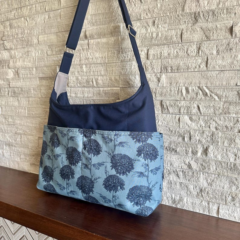 Zipped 4 Pockets Hobo Bag w/ Adjustable Strap - Chrysanthemum on Dusty Blue