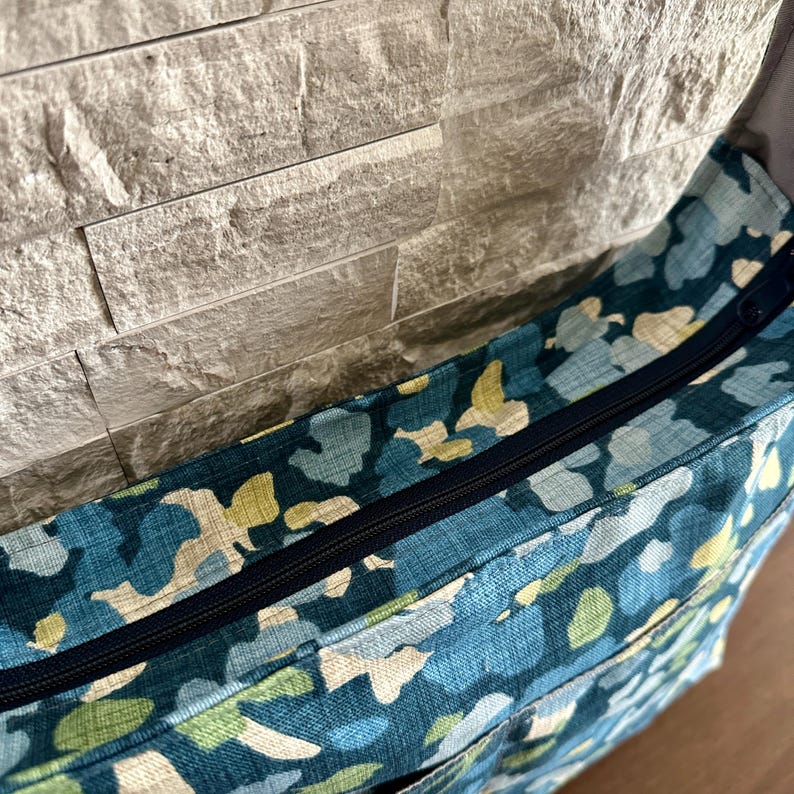 Zipped 4 Pockets Hobo Bag w/ Adjustable Strap - Bixby in Blue