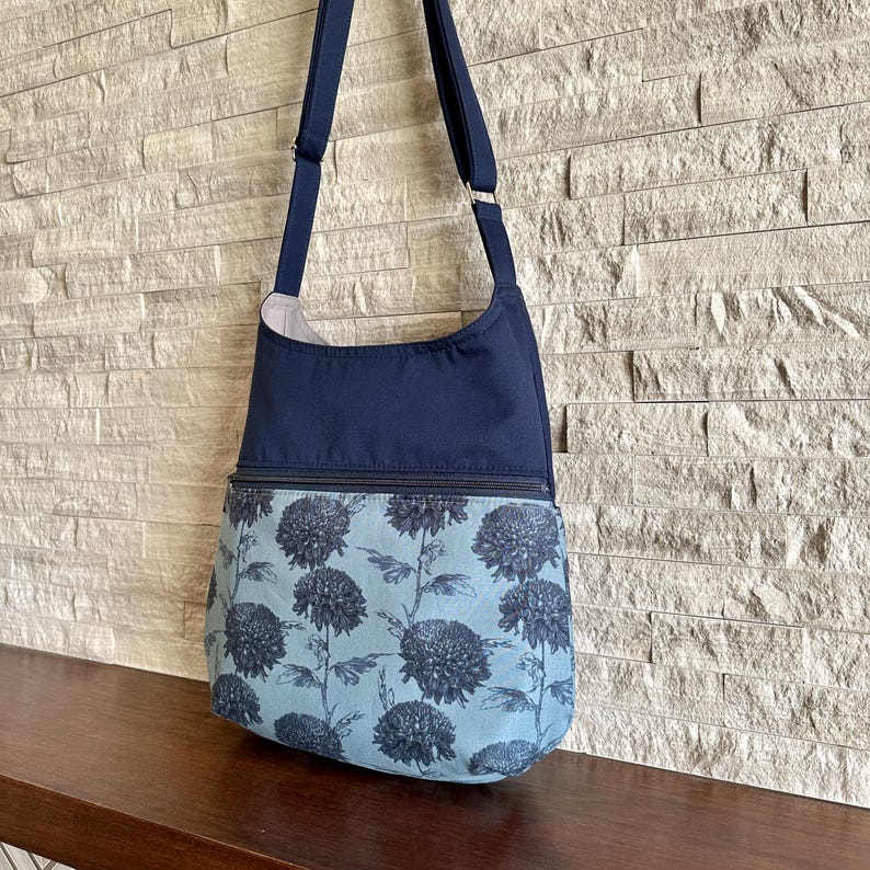 2 Pockets Hobo Bag w/ Adjustable Strap - Chrysanthemum on Dusty Blue