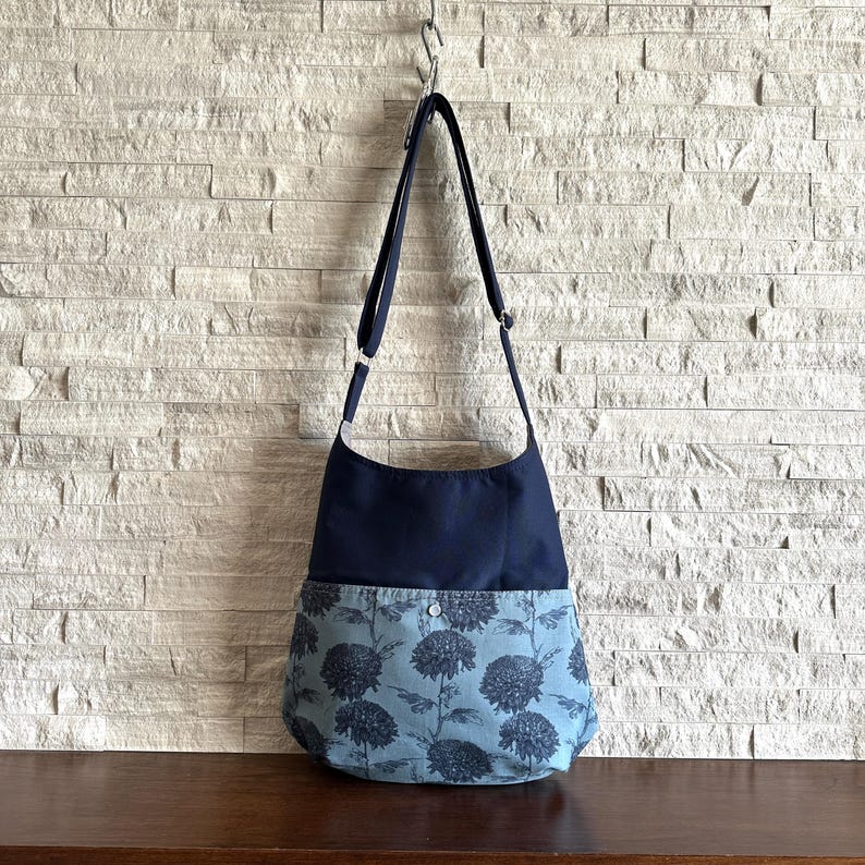 2 Pockets Hobo Bag w/ Adjustable Strap - Chrysanthemum on Dusty Blue